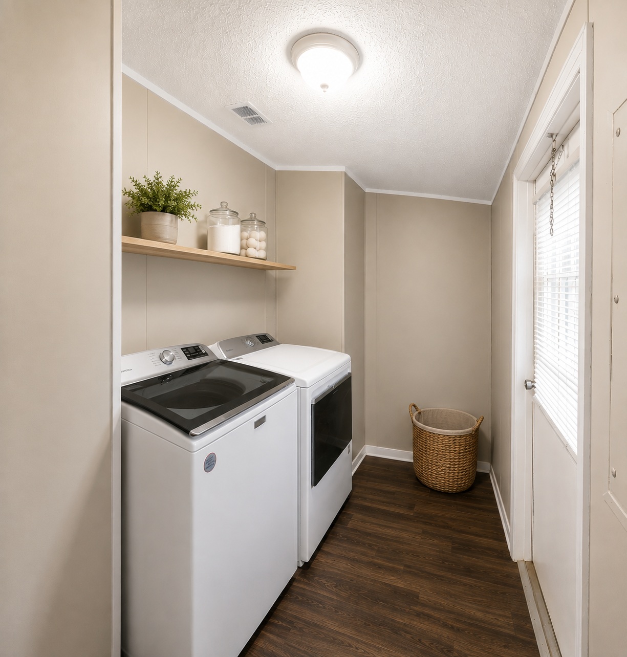 OA1063 LAUNDRY Spacious Home with Character & Room to Make It Your Own
