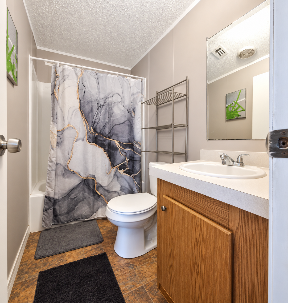 7bee1123-476b-4975-b6c7-91d78e39139e Coastal Calm, Flexible Opportunity, & Endless Potential!